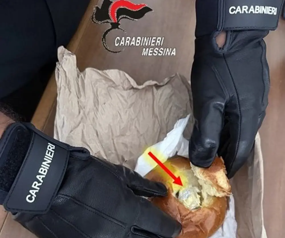 Messina, nasconde la cocaina dentro una brioche: arrestata una 39enne al Policlinico