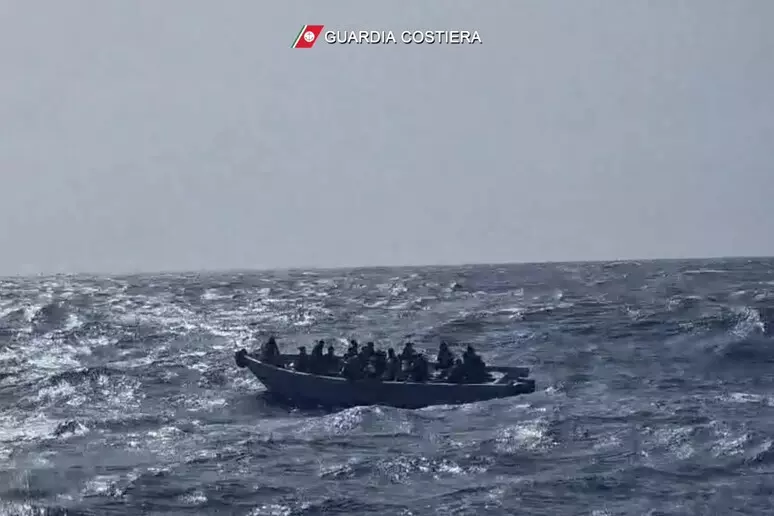 Migranti, 71 persone soccorse nel Mediterraneo e trasferite a Lampedusa