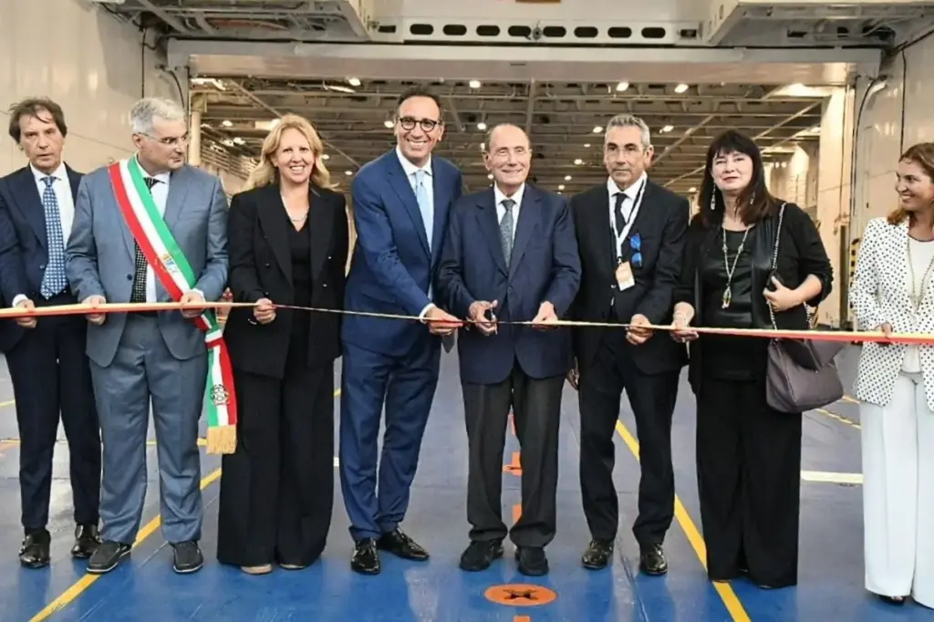 Schifani al viaggio inaugurale del traghetto della Regione tra Porto Empedocle e Lampedusa