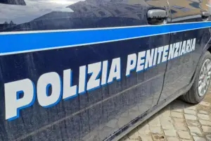 Siracusa, drone verso il carcere con quasi un chilo di hashish e cellulari