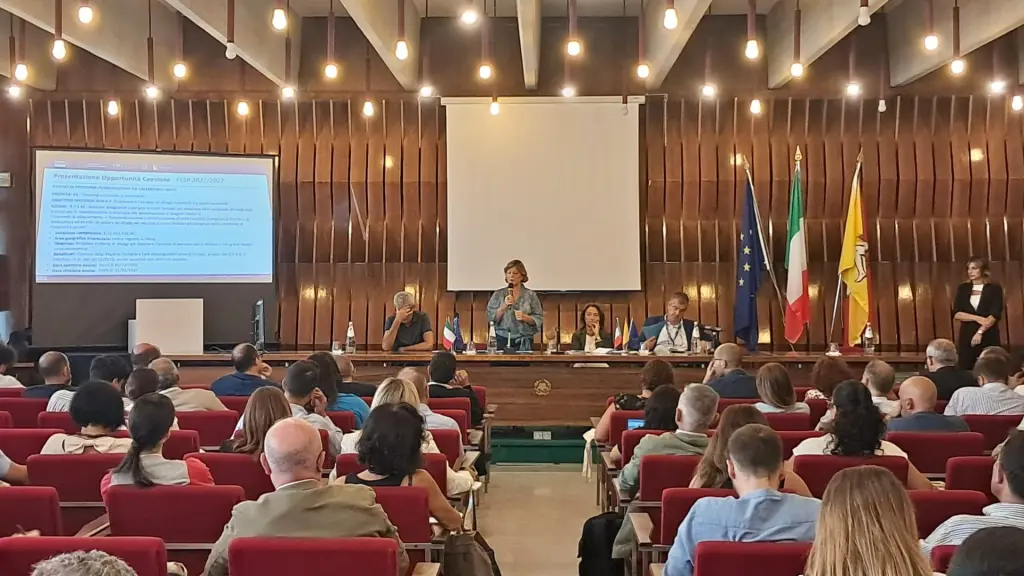 Sicilia, bandi per 140 milioni di euro: fondi per imprese, housing sociale e impianti sportivi