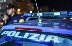 Falsomiele, sassaiola contro la polizia durante una gara clandestina: otto agenti feriti e due arresti