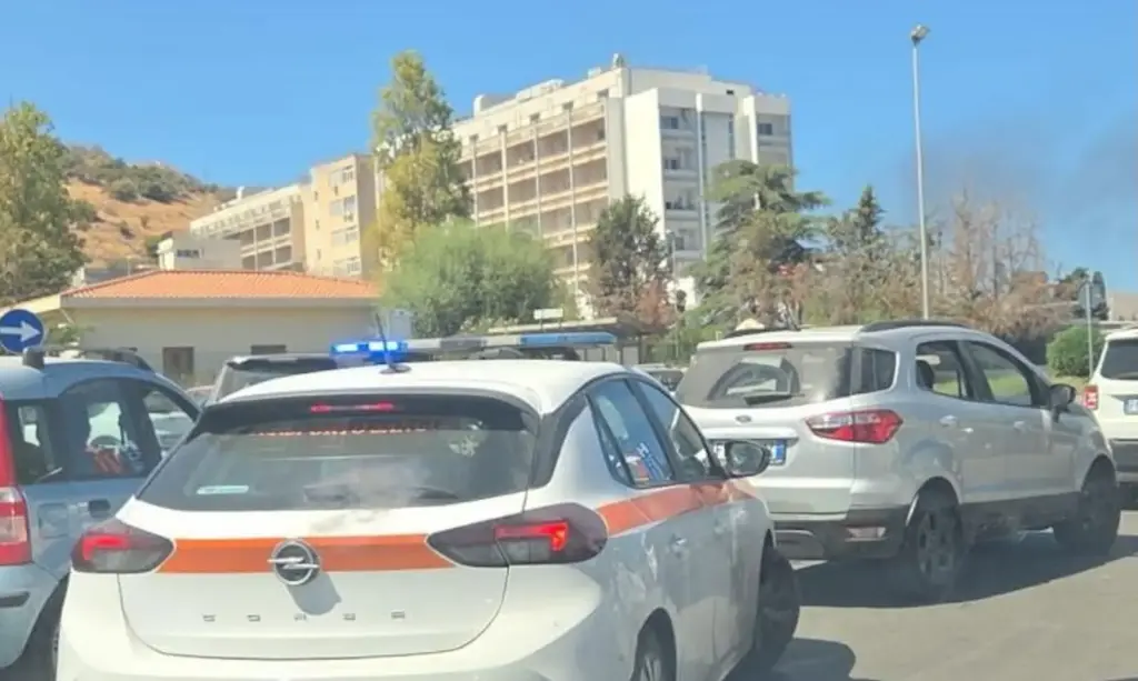 Parcheggi all’interno dell’Ospedale Cervello, la denuncia delle segreterie aziendali ANAAO-ASSOMED – AAROI-EMAC – CIMO-FESMED – FASSID – FVM – CGGIL – CISL – UIL:  “Costretti a pagare per andare a lavorare”