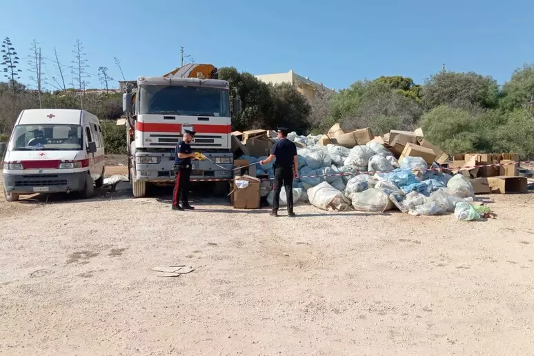 Lampedusa, sequestrata area vicino all’hotspot usata come discarica