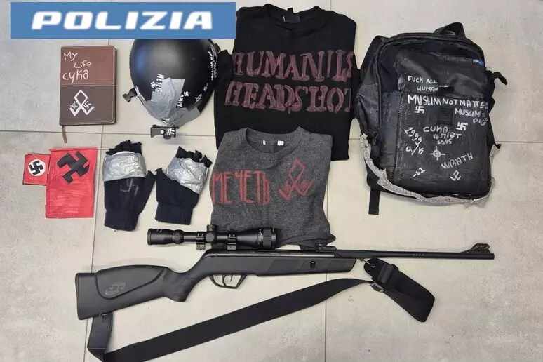 Catania, 14enne denunciato: online messaggi che alludono a stragi e terrorismo