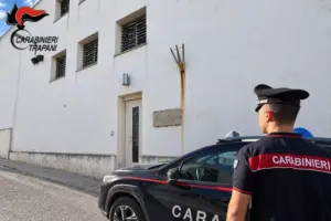 Estorsioni dal carcere di Favignana, quattro indagati: vittima costretta a pagare almeno 20mila euro