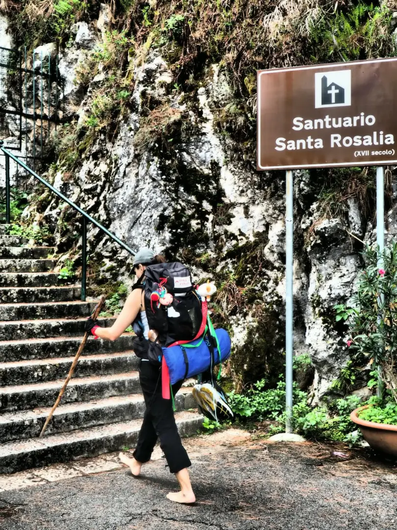 Orme d’ombra, 28 scuole coinvolte nel cammino contro la violenza sulle donne