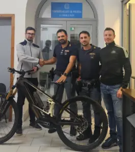 Catania, scoperto deposito di merce rubata: recuperati beni per 30mila euro