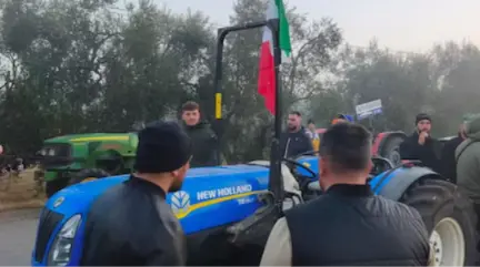 Autotrasportatori, revocato il blocco in Sicilia. La protesta continua al Sud: tensioni per il caro carburante