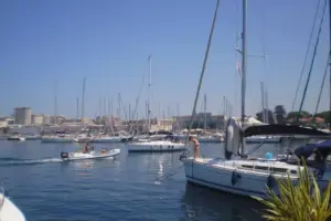 Marsala, donna trovata morta in mare nel porticciolo: sarebbe una turista straniera